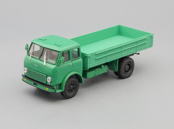 MAZ-500 xe tải xanh lá nhạt