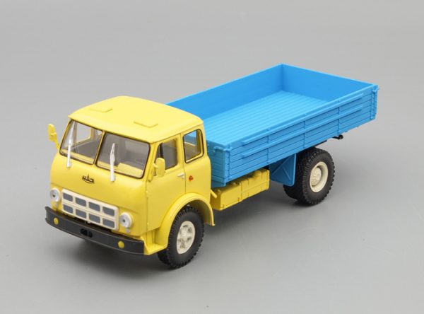 MAZ-500A xe tải vàng