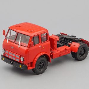 MAZ-504A đầu kéo đỏ