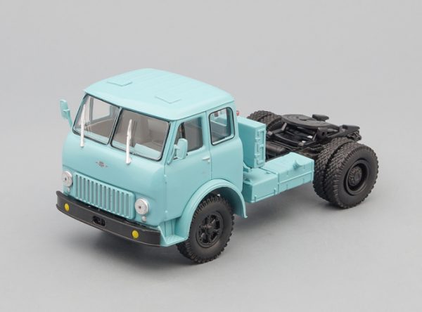 MAZ-504A đầu kéo xanh da trời