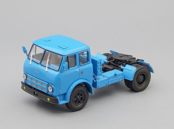 MAZ-504A đầu kéo xanh lam