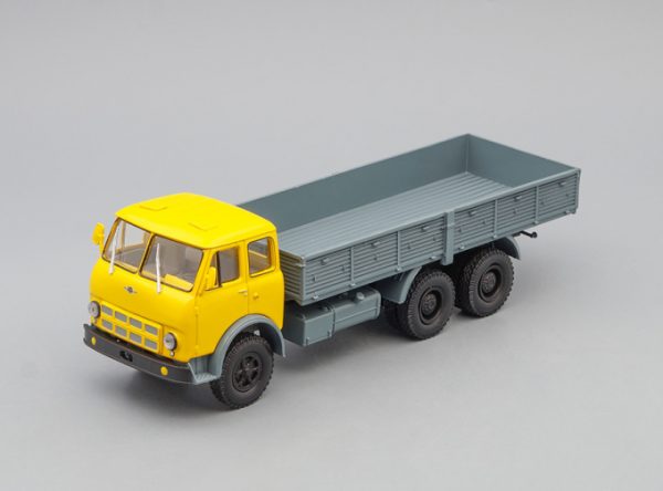 MAZ-514 xe tải vàng
