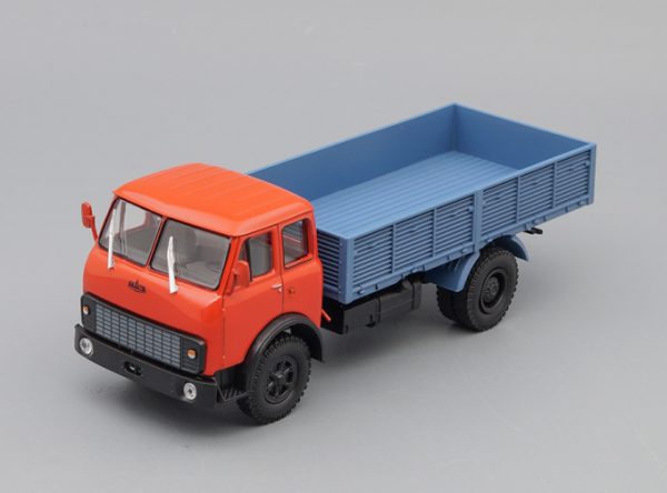 MAZ-5335 xe tải đỏ