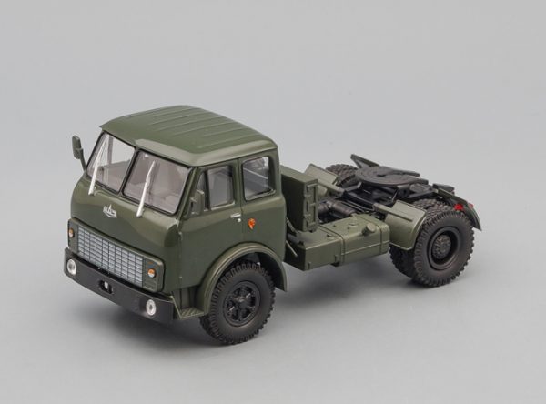MAZ-5429 đầu kéo xanh lá