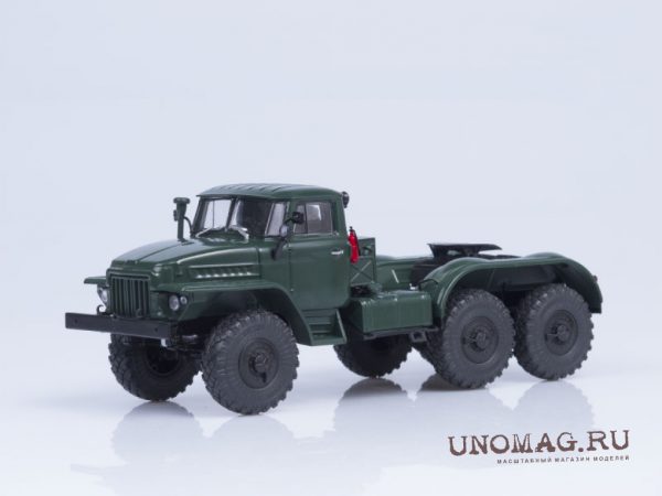 Ural-375 đầu kéo xanh sẫm