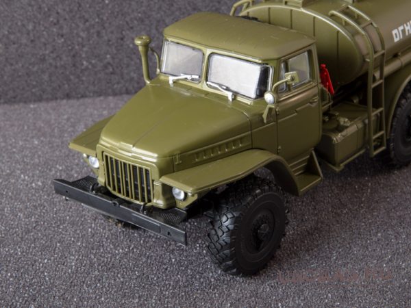 Ural-375 xe xăng dầu TZ-5 - Hình ảnh 4