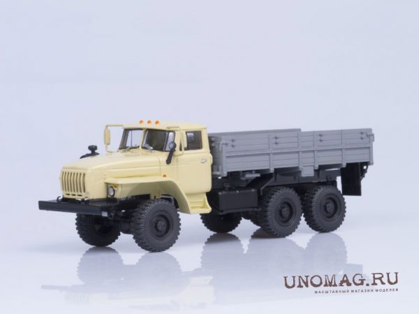 Ural-43202 xe tải vàng nhạt