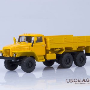 Ural-43202 xe tải vàng