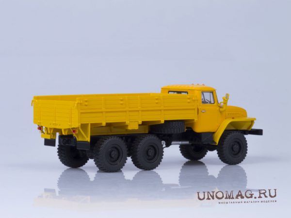 Ural-43202 xe tải vàng - Hình ảnh 2